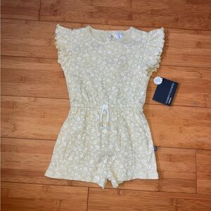 NWT Girls Size 2T Flower Print Soft Knit Shorts Romper Outfit Set